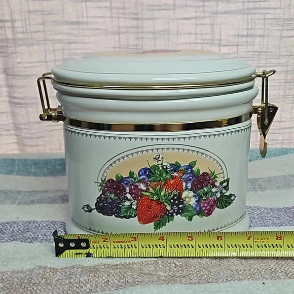 BERRY CANISTER - Picture 10 of 12